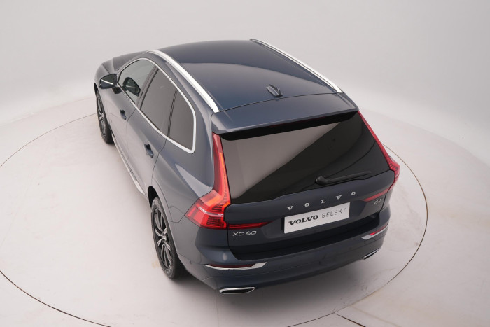 Volvo XC60 B4 AWD MOMENTUM CZ 1.maj 2.0 Momentum