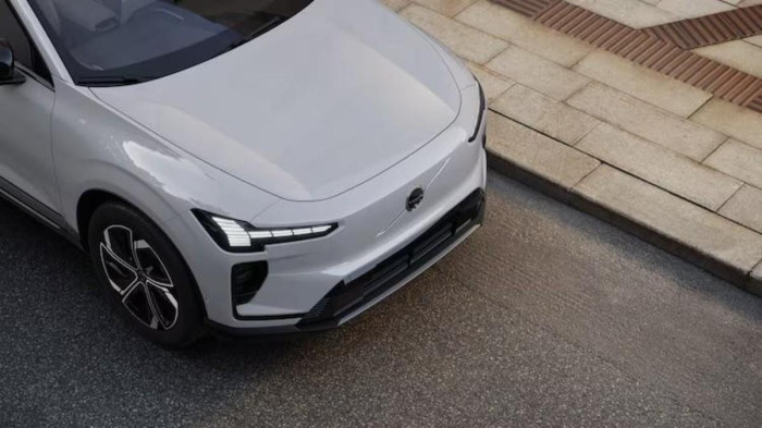 Volvo EX60 PURE ELECTRIC PLUS P12 AWD