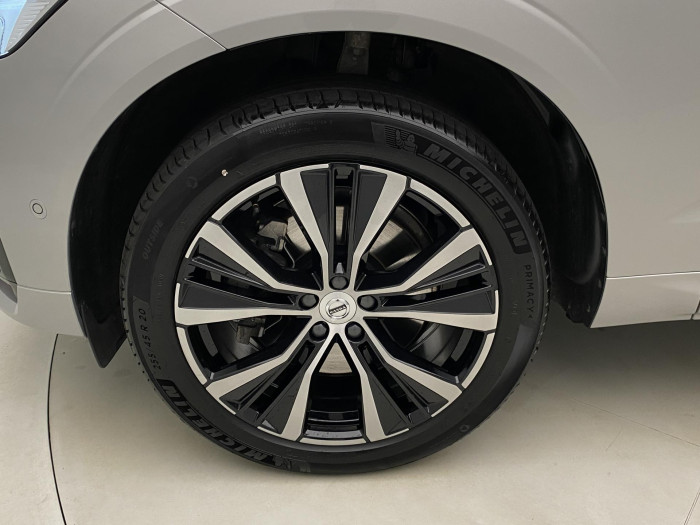 Volvo XC60 B5 AWD ULTRA DARK AUT CZ 1.maj