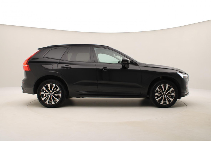 Volvo XC60 B4 AWD PLUS DARK REZERVACE