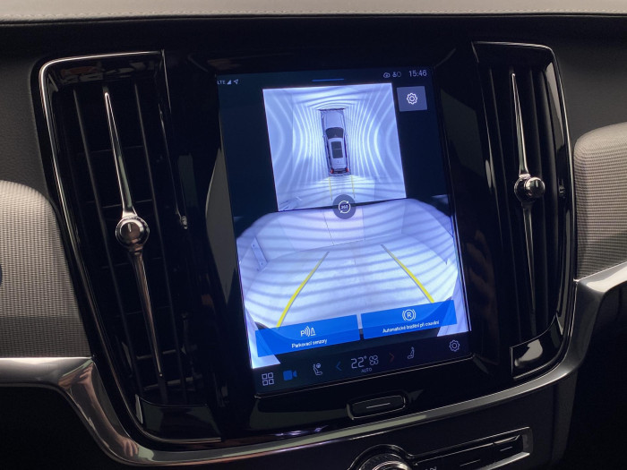 Volvo V90 T8 AWD RECHARGE REZERVACE