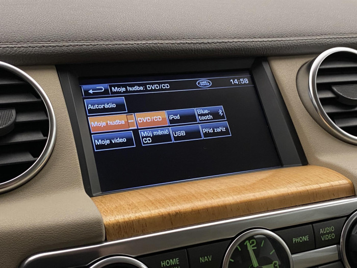 Land Rover Discovery 3.0 AWD SDV6 HSE REZERVACE