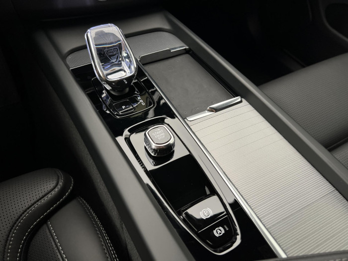 Volvo XC60 B5 AWD BLACK EDITION ULTIMATE 2.0 Edition