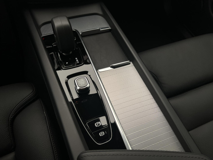 Volvo XC60 B5 AWD PLUS DARK AUT 1.maj.