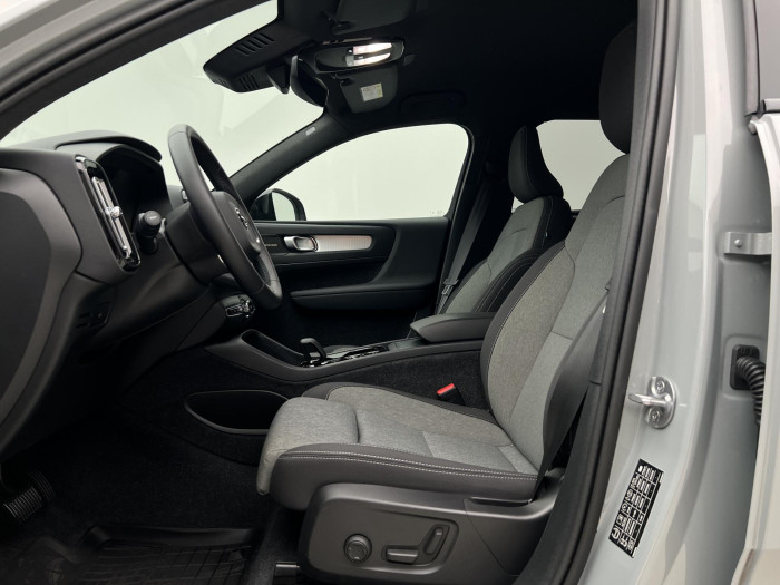 Volvo XC40 B3 PLUS DARK AUT CZ 1.maj.