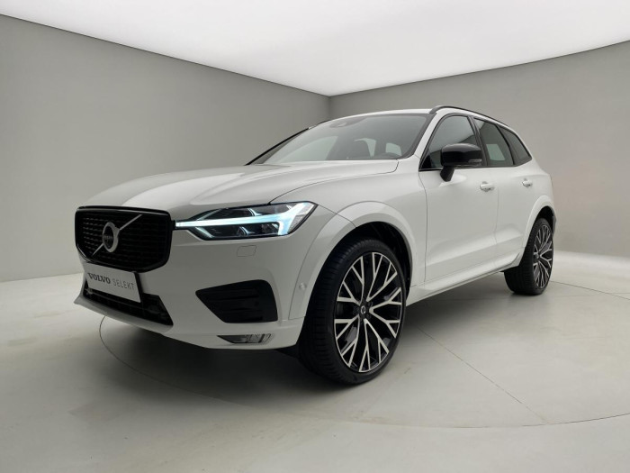 Volvo XC60 B5 AWD R-DESIGN AUT REZERVACE