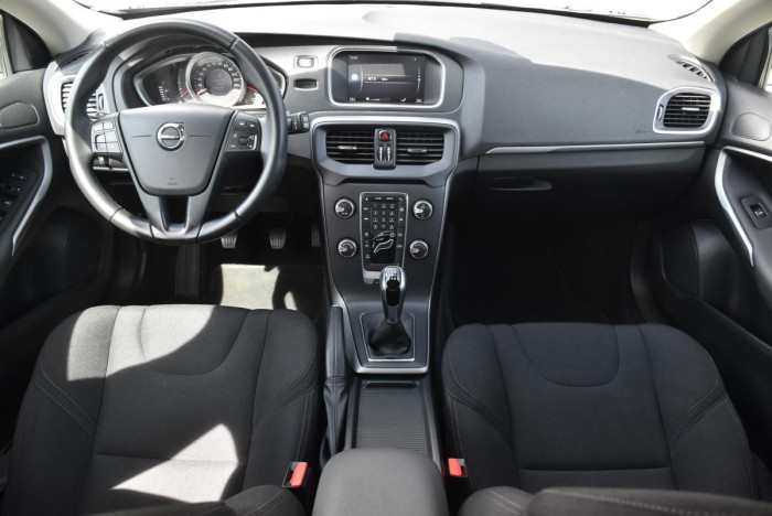 Volvo V40 D2 NAVIGACE 1.maj. 2.0 d