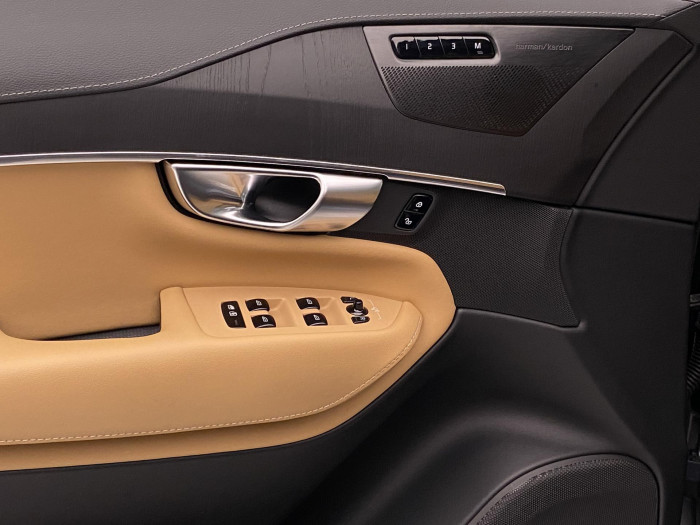 Volvo XC90 T8 AWD ULTIMATE DARK RECHARGE