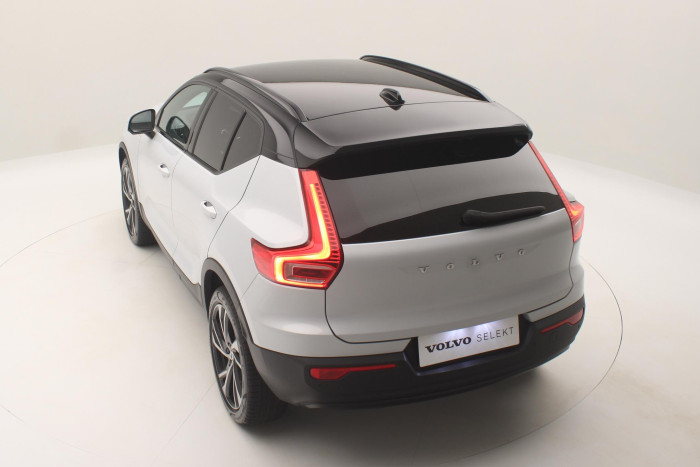 Volvo XC40 B4 AWD R-DESIGN AUT CZ