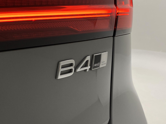 Volvo V90 CC B4 AWD ULTIMATE AUT CZ 2.0 CC CC