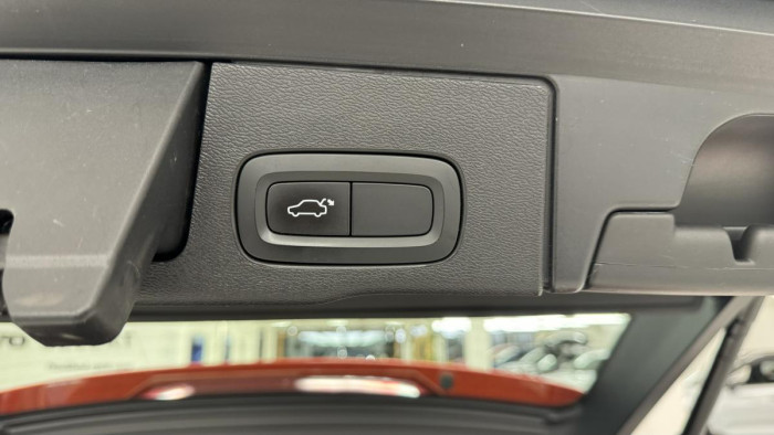 Volvo XC60 D4 AWD INSCRIPTION REZERVACE 2.0 d