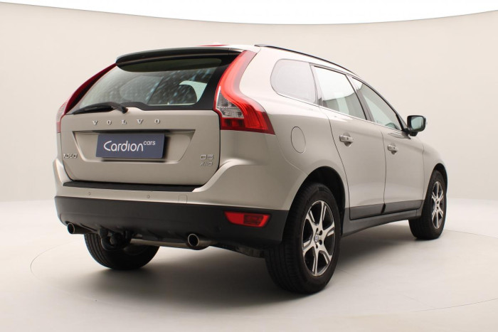 Volvo XC60 D5 AWD MOMENTUM AUT REZERVACE 2.4 d Momentum