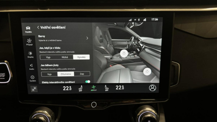 Lynk & Co 01 PHEV DCT AUT 1.maj. REZERVACE