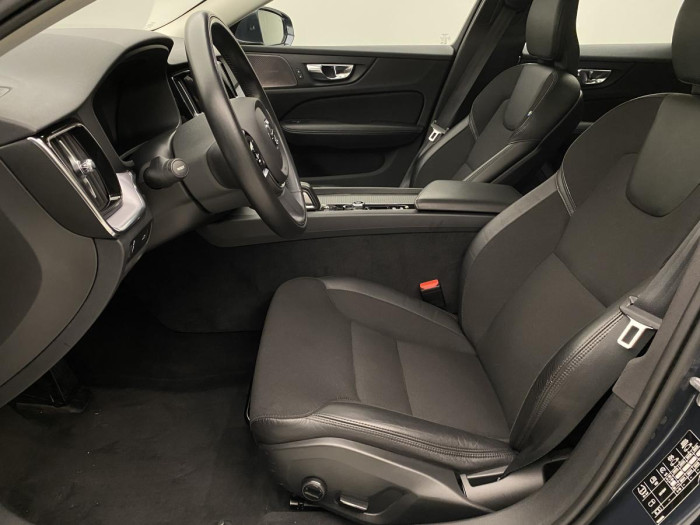 Volvo V60 B4 MOMENTUM REZERVACE 2.0 Momentum