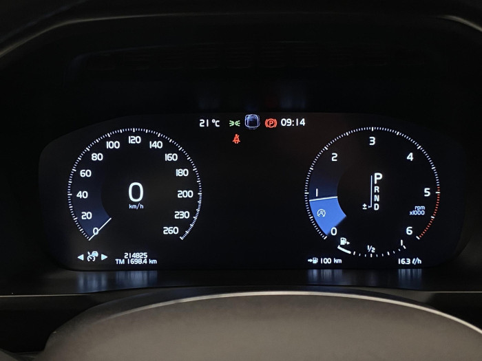 Volvo XC90 D5 AWD MOMENTUM AUT CZ 7míst 2.0 d Momentum