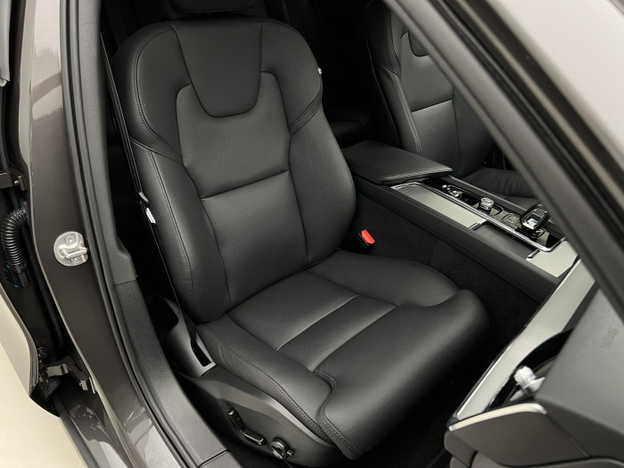 Volvo V60 B4 PLUS DARK AUT 1.maj.