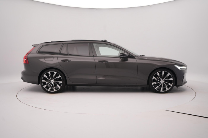 Volvo V60 B4 ULTIMATE DARK AUT