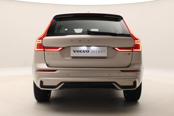 Volvo XC60 B4 AWD PLUS DARK AUT CZ