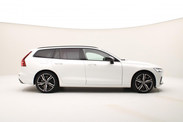 Volvo V60 T6 AWD RECHARGE REZERVACE