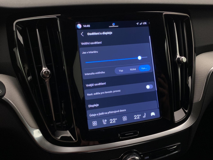 Volvo V60 B4 DARK PLUS AUT CZ