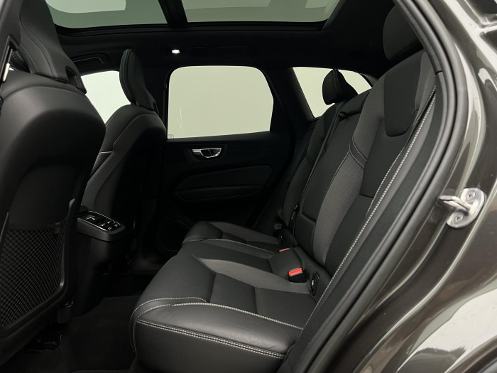 Volvo XC60 B5 AWD R-DESIGN AUT 1.maj.