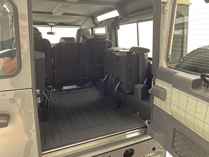 Land Rover Defender WORKS V8 ISLAY EDITION 5.0 V8 Edition