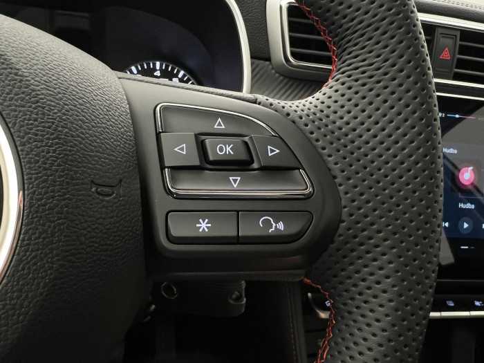 MG ZS 1.5 ESSENTIAL PLUS AUT CZ