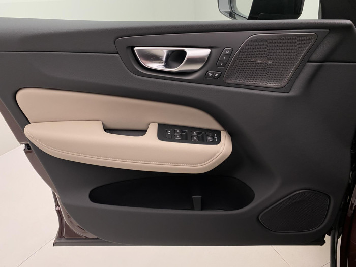 Volvo XC60 B5 AWD AUT DARK PLUS