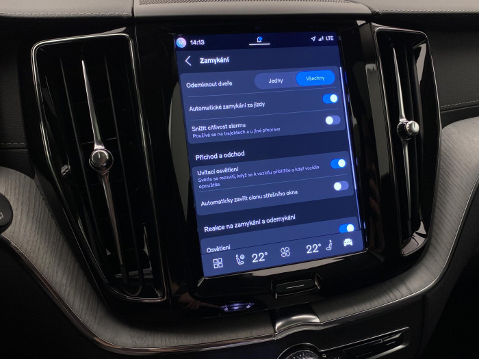 Volvo XC60 T8 AWD PLUG-IN DARK ULTRA CZ