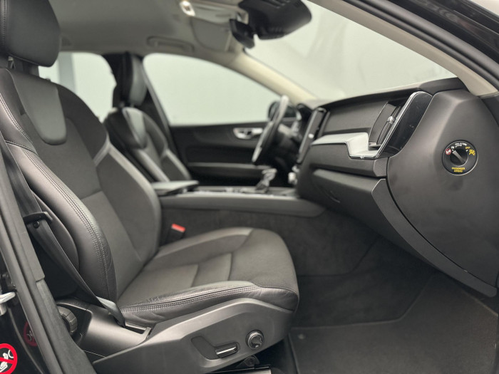 Volvo XC60 T5 MOMENTUM CZ 1.maj 2.0 Momentum