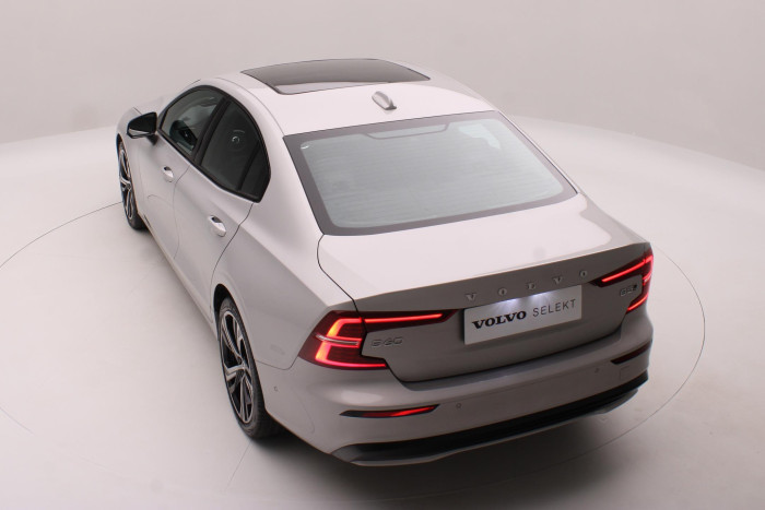 Volvo S60 B5 AWD ULTIMATE DARK AUT CZ