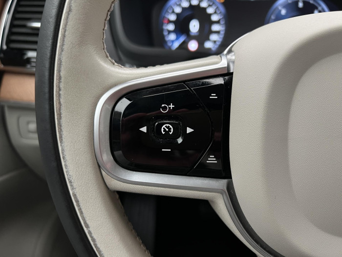 Volvo XC90 B5 AWD INSCRIPTION AUT CZ