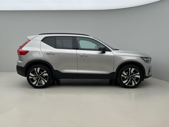 Volvo XC40 B3 ULTRA DARK AUT CZ 1.maj.