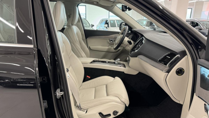 Volvo XC90 B5 AWD ULTIMATE AUT REZERVACE