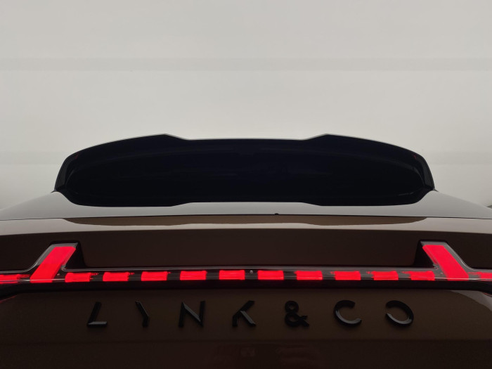 Lynk & Co 08 MORE PHEV