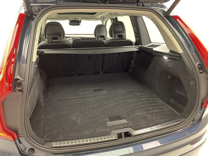 Volvo XC90 B5 AWD INSCRIPTION REZERVACE