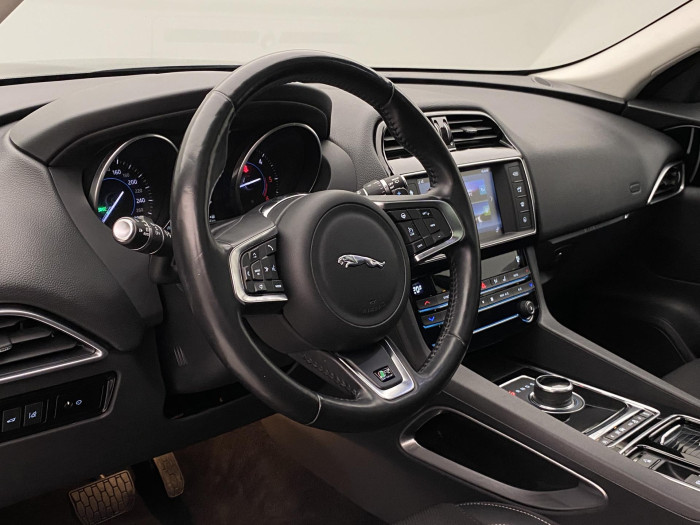 Jaguar F-Pace 20d R-SPORT AWD REZERVACE 2.0 d Sport