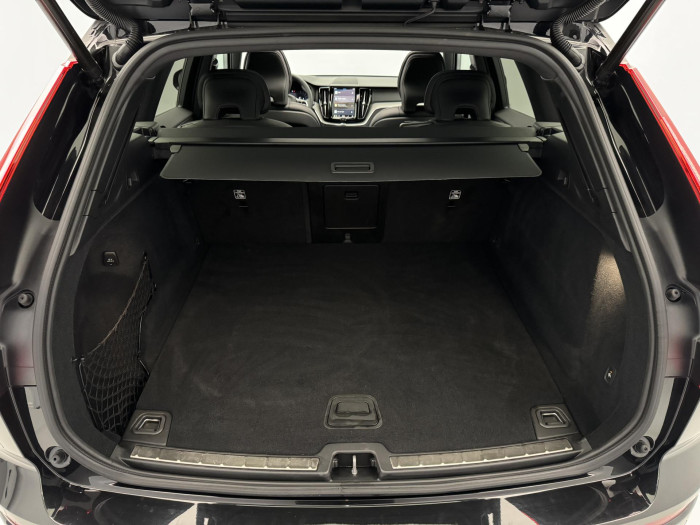 Volvo XC60 B5 AWD BLACK EDITION AUT 2.0 Edition