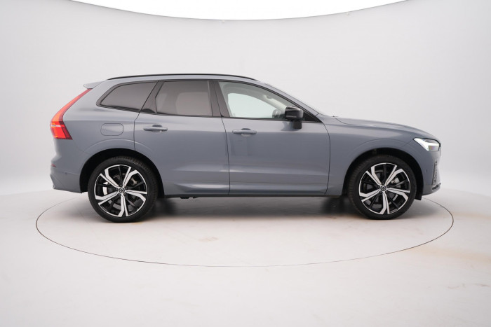 Volvo XC60 B4 AWD ULTIMATE DARK 1.maj.