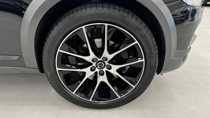 Volvo V90 CROSS COUNTRY D4 AWD REZERVACE 2.0 d