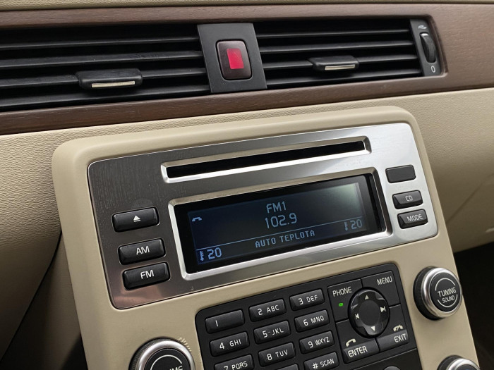 Volvo V70 D5 AWD SUMMUM AUT CZ 2.4 d Summum