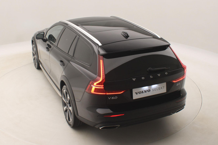 Volvo V60 CC B5 AWD MOMENTUM REZERVACE 2.0 CC CC Momentum