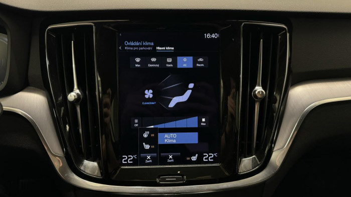 Volvo V60 T6 AWD RECHARGE AT REZERVACE 2.0 AT