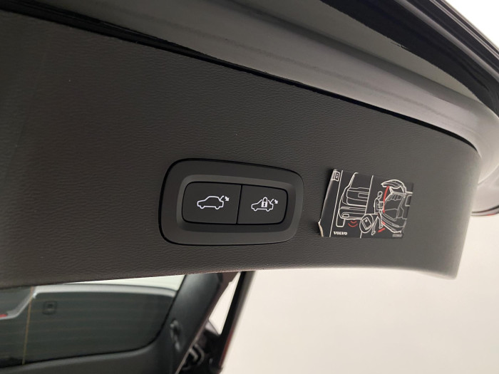 Volvo XC40 B4 AWD INSCRIPTION AUT CZ