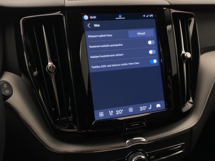 Volvo XC60 B5 AWD DARK PLUS AUT CZ