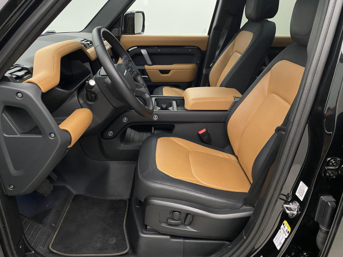 Land Rover Defender D300 HSE AUT AWD REZERVACE 3.0 d