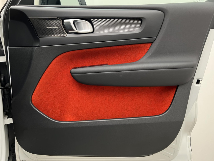 Volvo XC40 T4 AWD R-DESIGN AUT CZ