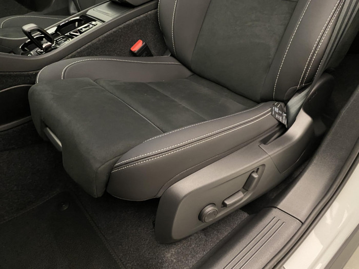 Volvo XC40 B3 AUT PLUS BLACK EDITION