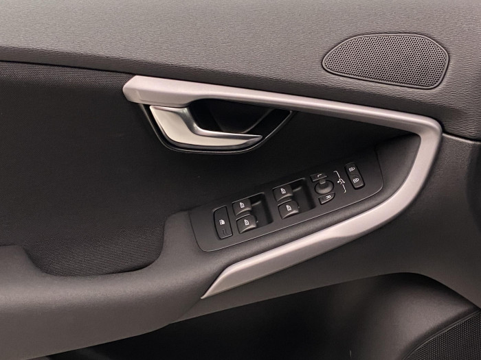Volvo V40 D2 MOMENTUM AUT NAVIGACE 2.0 d Momentum