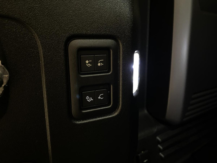 Land Rover Defender 110 D300 X-DYNAMIC HSE AWD AUT 3.0 d Dynamic